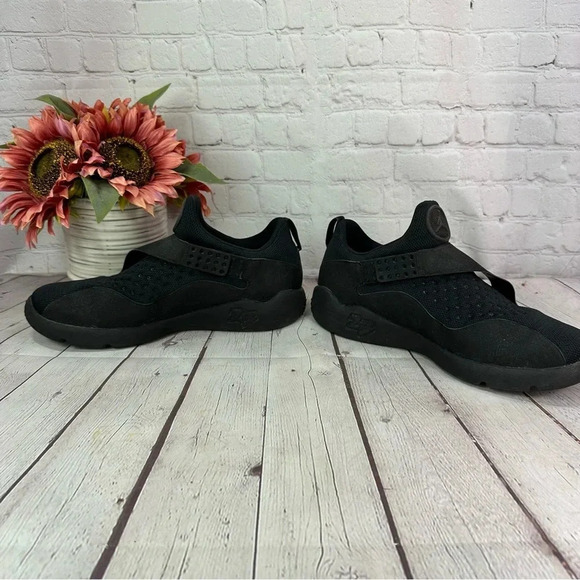 nike jordan trainer essentials black with silver logo and metallic fleck - Picture 3 of 8